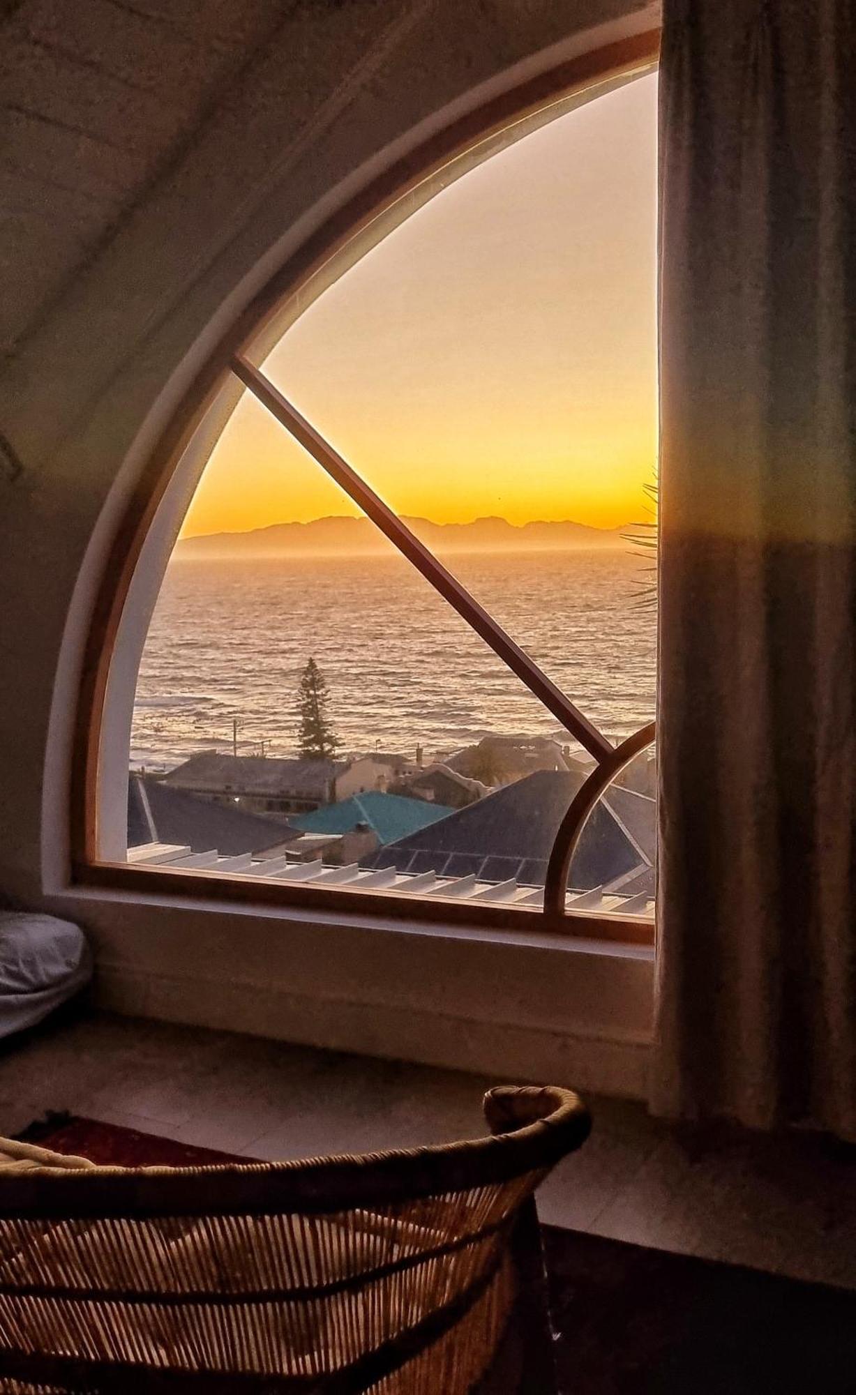 The Dragon Tree Guesthouse Kalk Bay Exterior photo